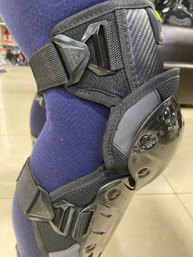 Ones Again Наколенники Carbon Fiber Force в Тюмени